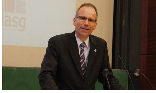 Prorektor-Prof-Schanz.jpg